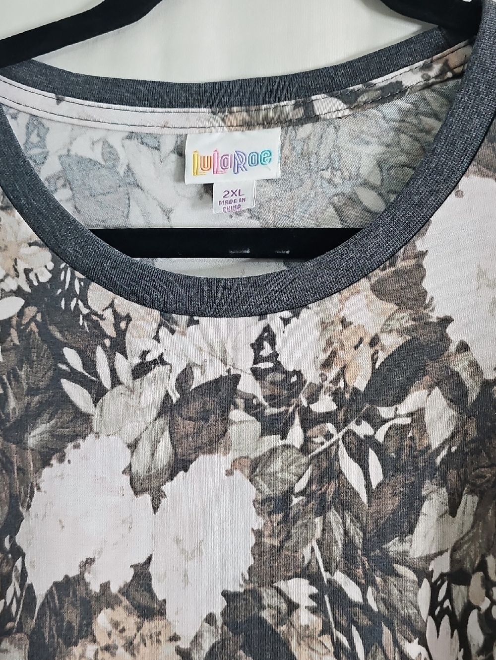 LuLaRoe Womens Floral Crewneck Shirt - Gray,peach Brown Green - Picture 2 of 6